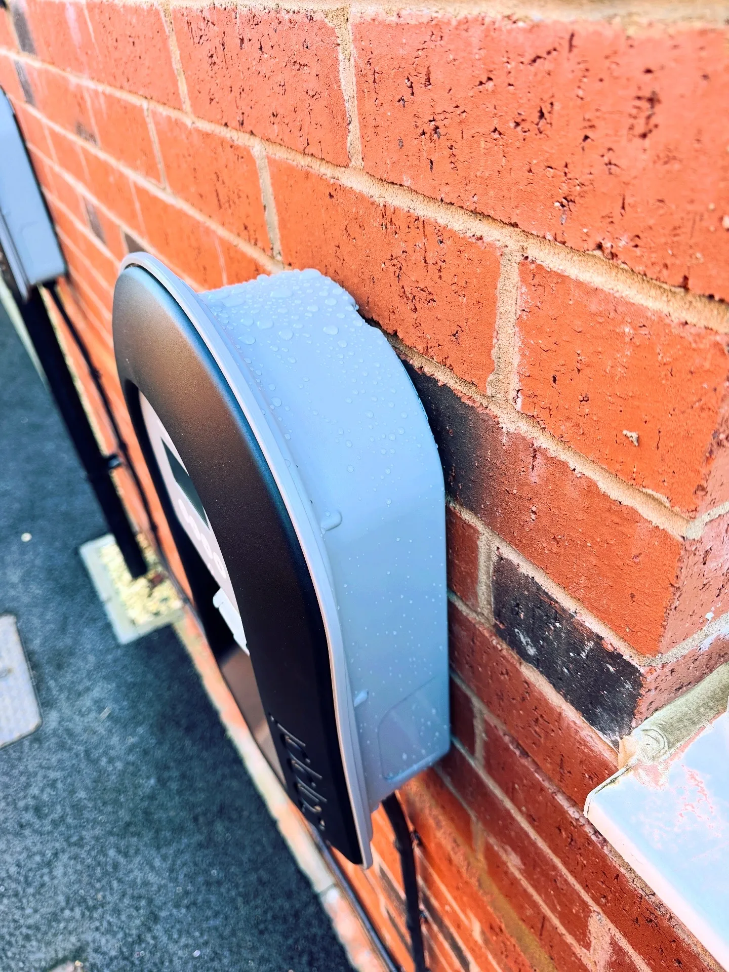 EV charger installed by Entigen on a Kettering home